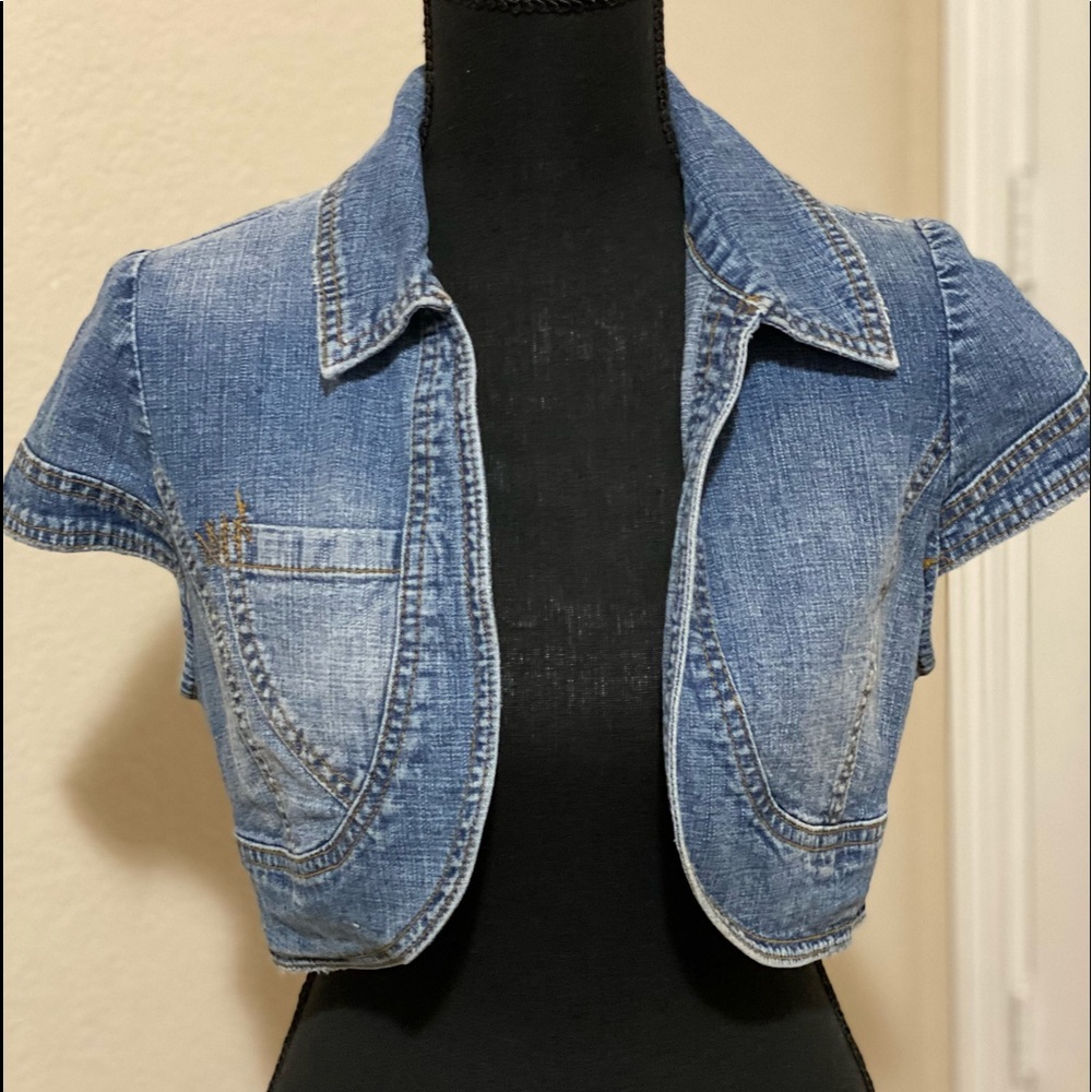 Crop denim jacket